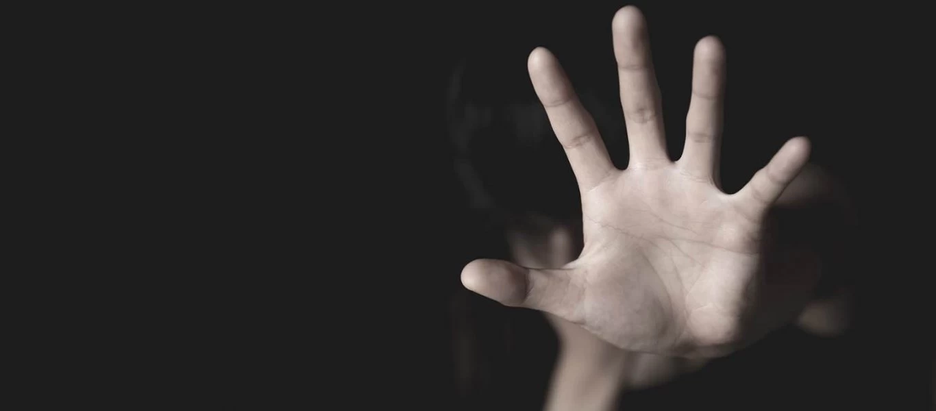 Σάλος με καταγγελία 26χρονης: «Ασέλγησαν πάνω μου και οι δύο και μου είπαν ότι μου άξιζε» - Τι λένε οι κατηγορούμενοι